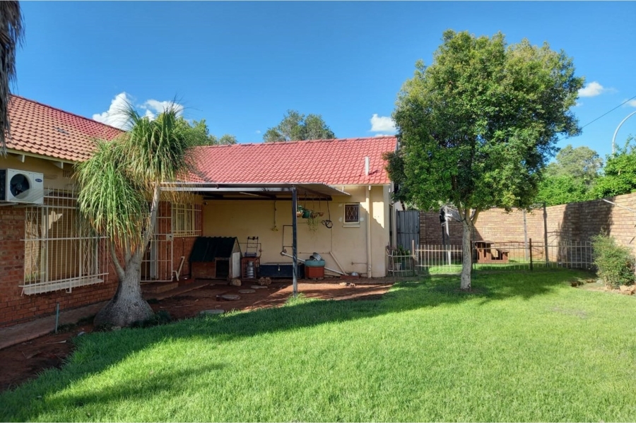 4 Bedroom Property for Sale in Carters Glen Northern Cape